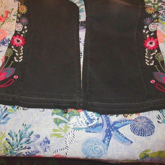 DG2 Diane Gilman Embroidered Flare Jeans Size 14 P Virtual Stretch Denim Boho - Picture 9 of 10